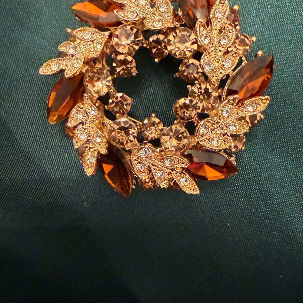 Elegant Gold and Brown Brooch